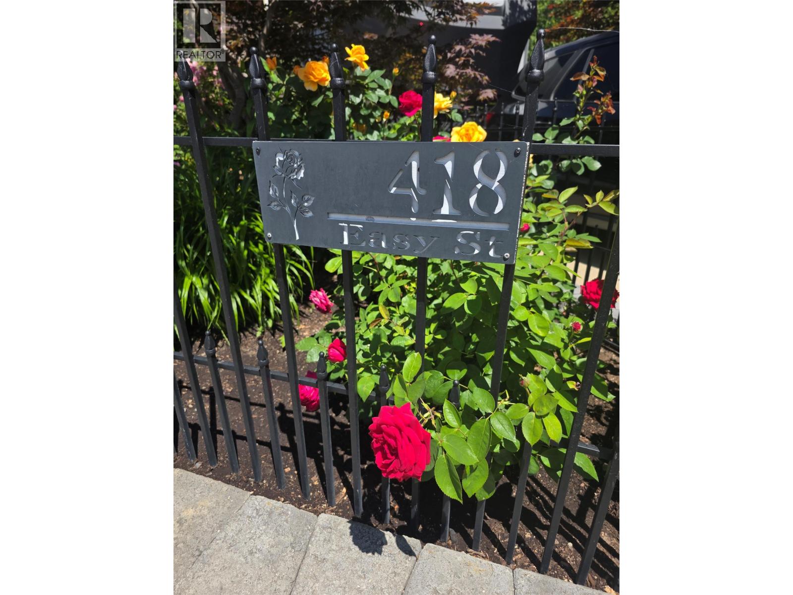 #418 415 Commonwealth Road - 1