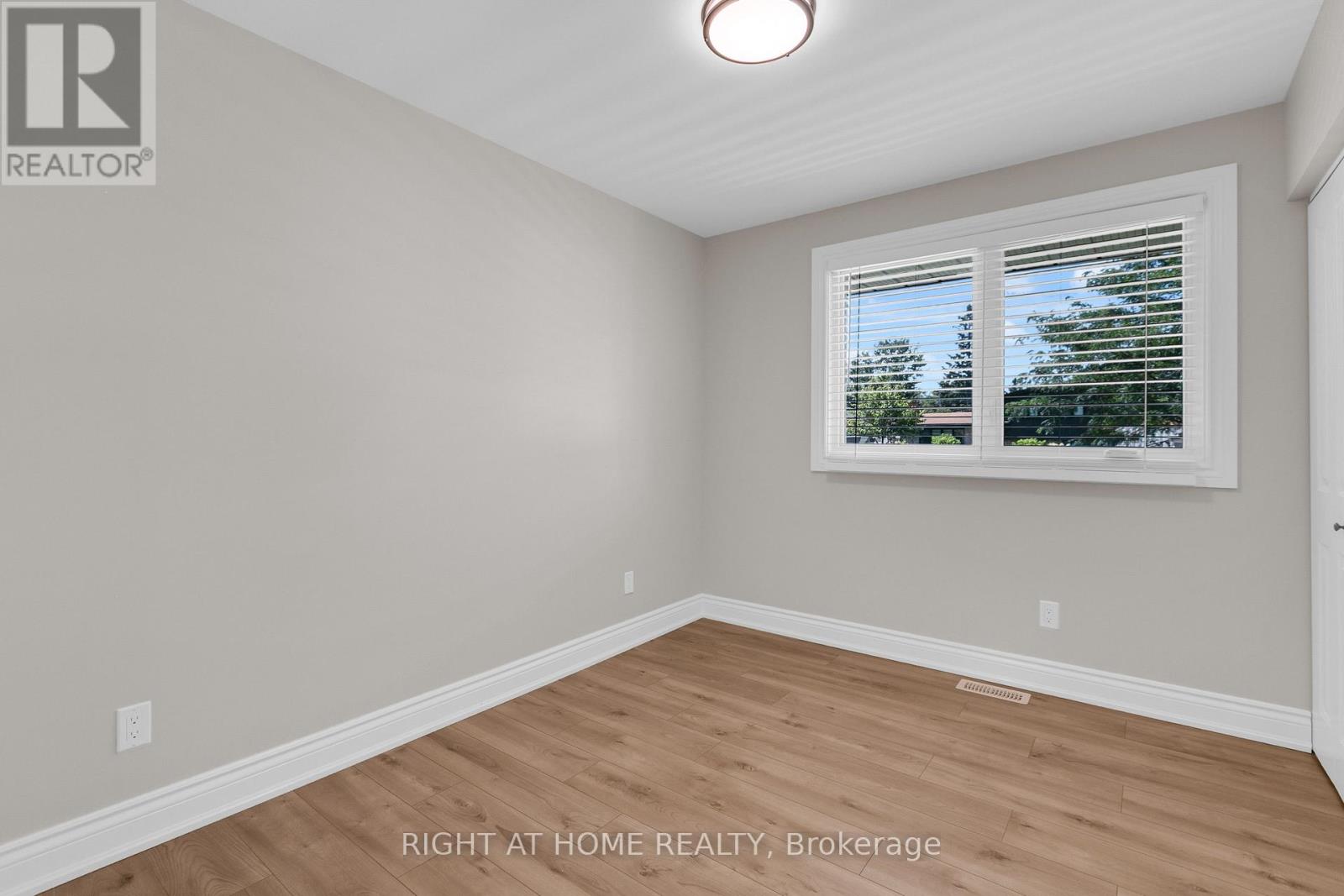3 Bed, 1 Bath House for Rent in Ottawa – A – 29 HORNER DRIVE, Ottawa – MLS# X13583704 - Image 17