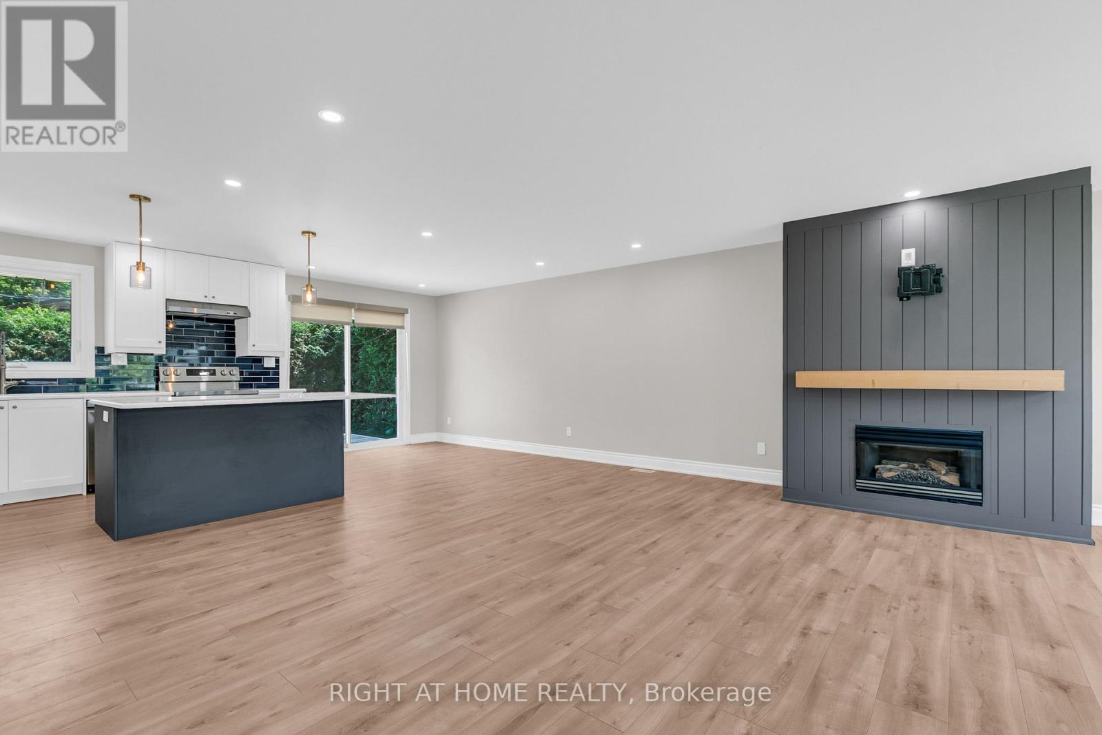 Living/Dining Rooms