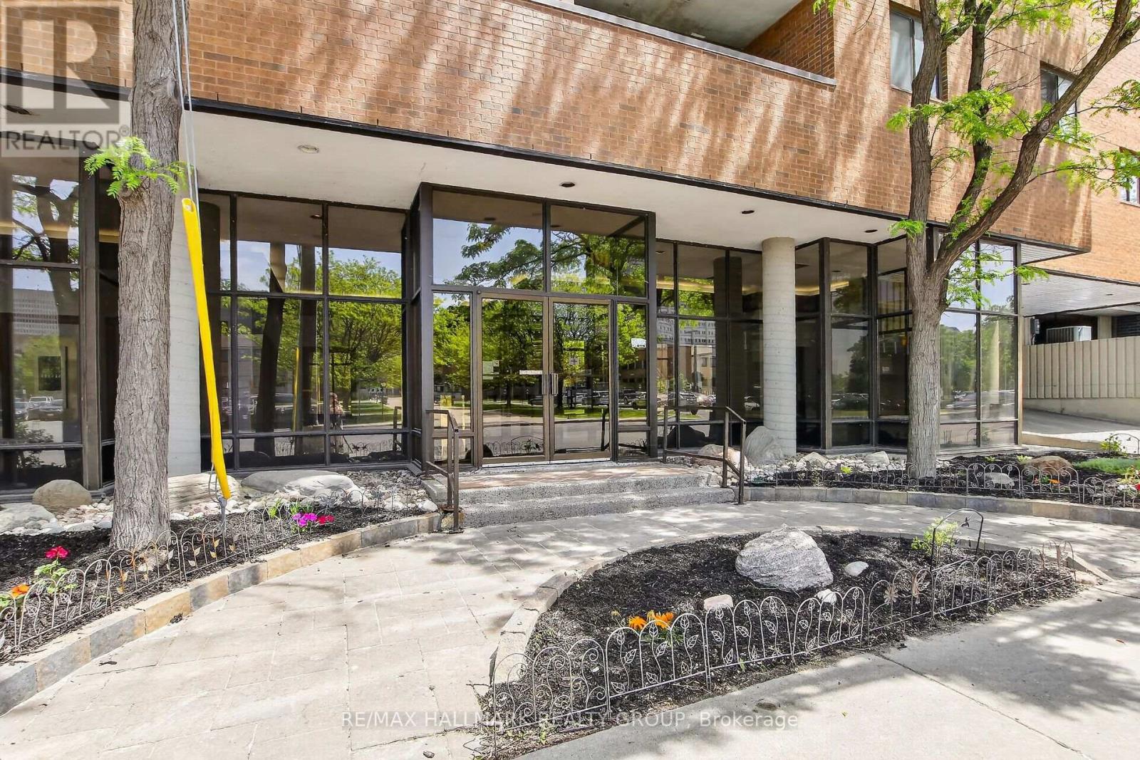 #602 191 PARKDALE AVENUE - 2