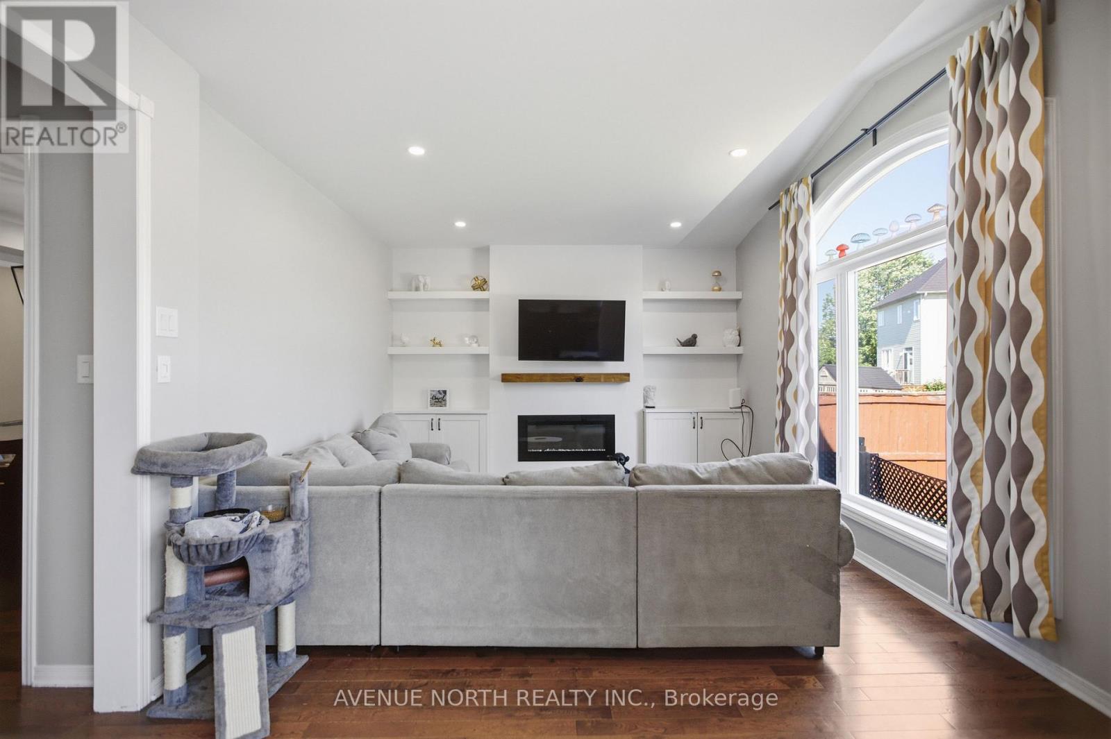 556 MAZARI CRESCENT - 10