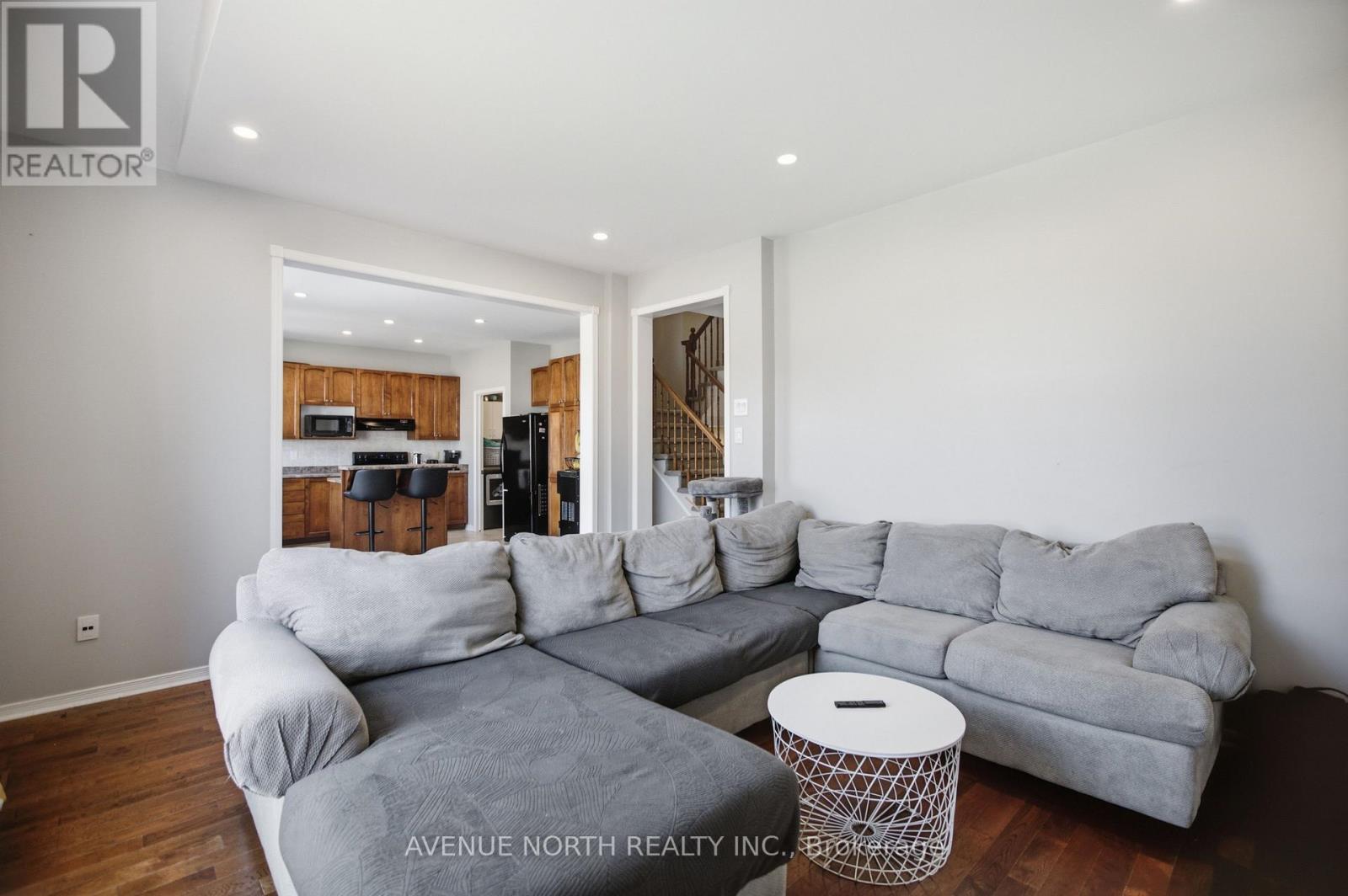 556 MAZARI CRESCENT - 11
