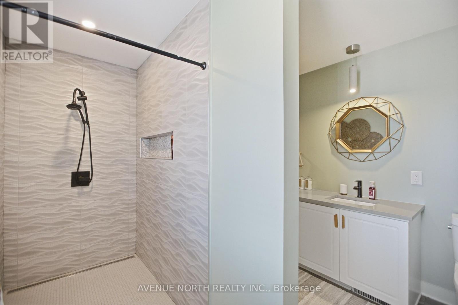 556 MAZARI CRESCENT - 24