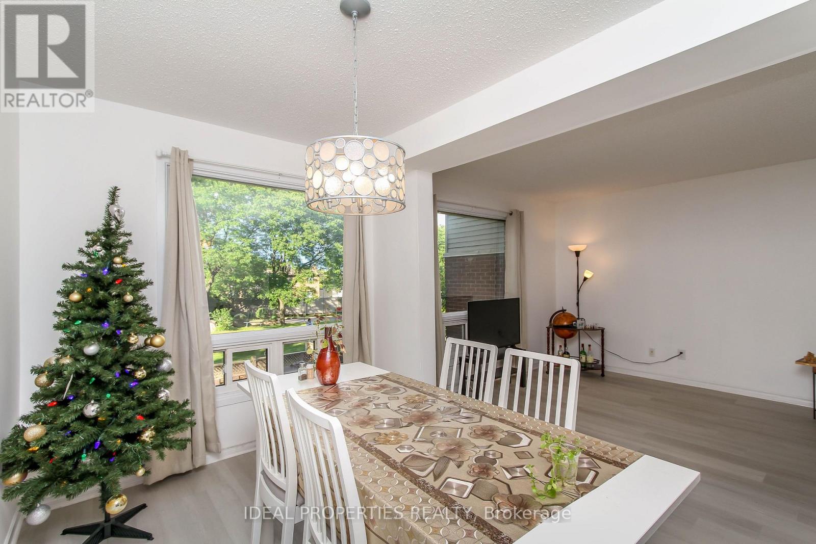 #26 2415 SOUTHVALE CRESCENT - 12