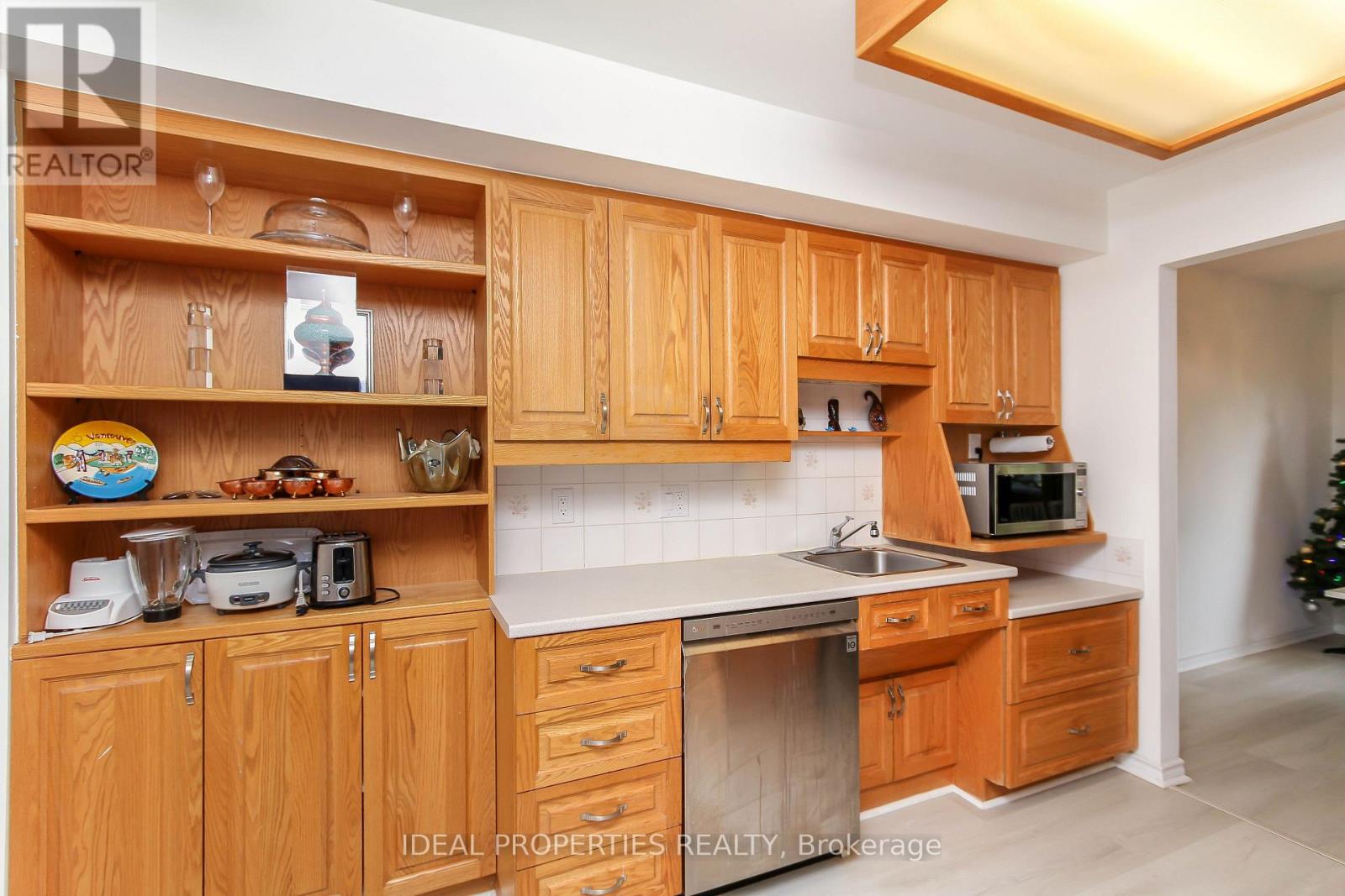 #26 2415 SOUTHVALE CRESCENT - 13