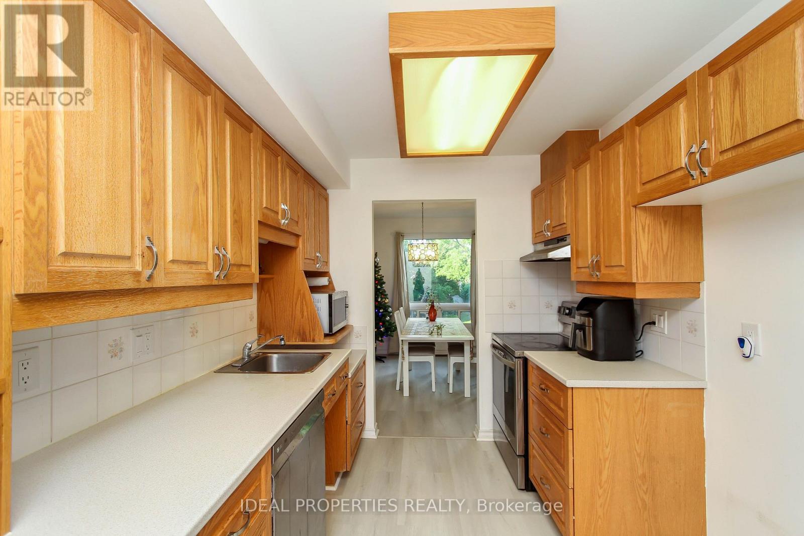 #26 2415 SOUTHVALE CRESCENT - 15