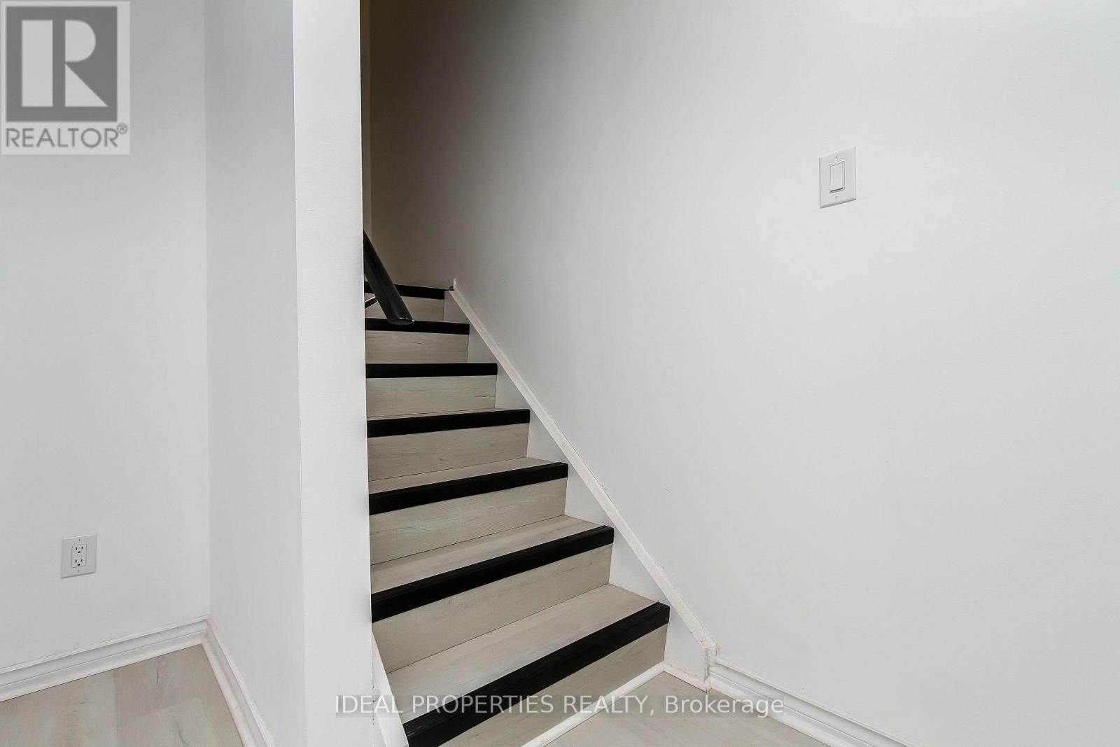 #26 2415 SOUTHVALE CRESCENT - 17