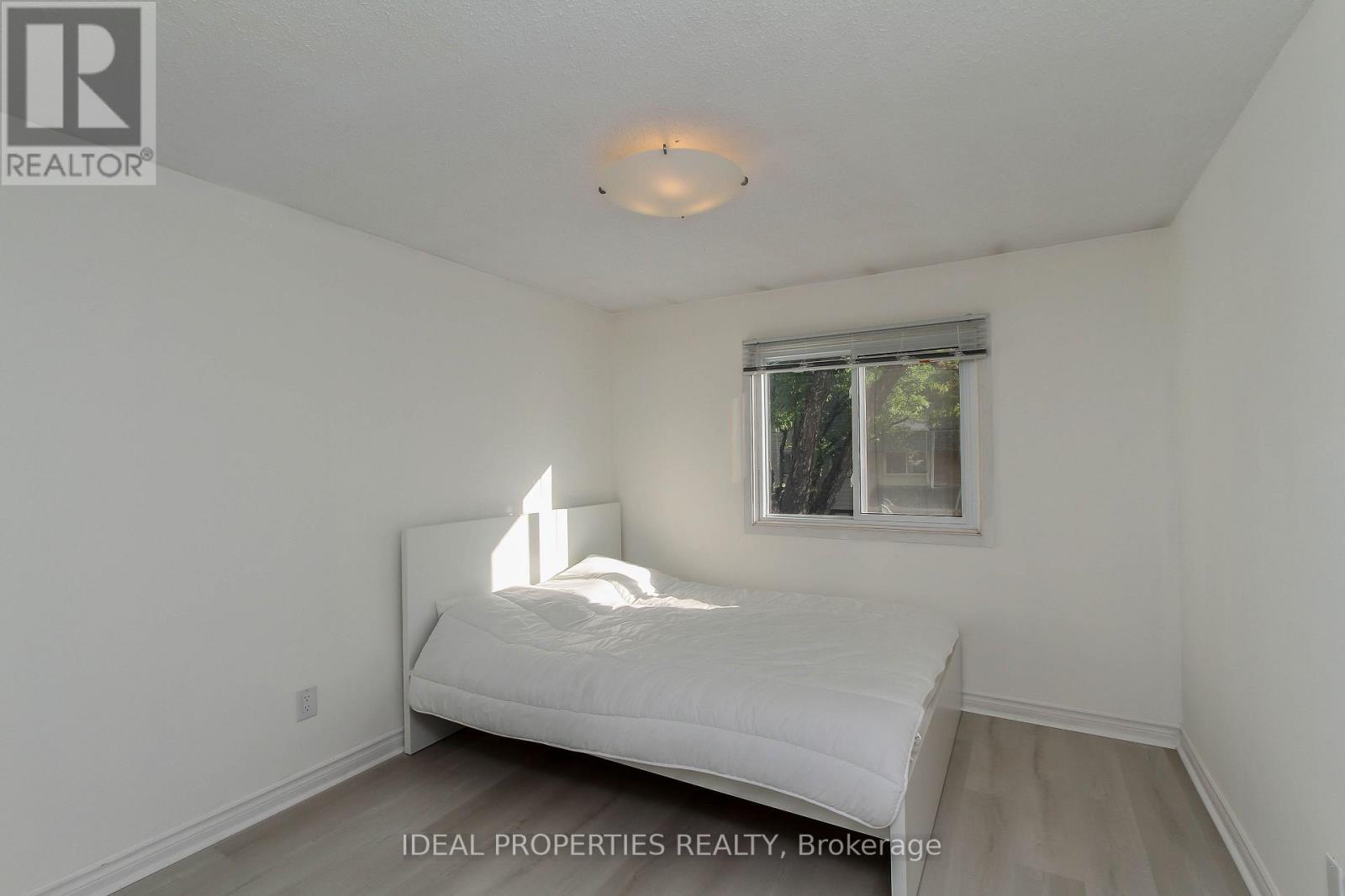 #26 2415 SOUTHVALE CRESCENT - 21