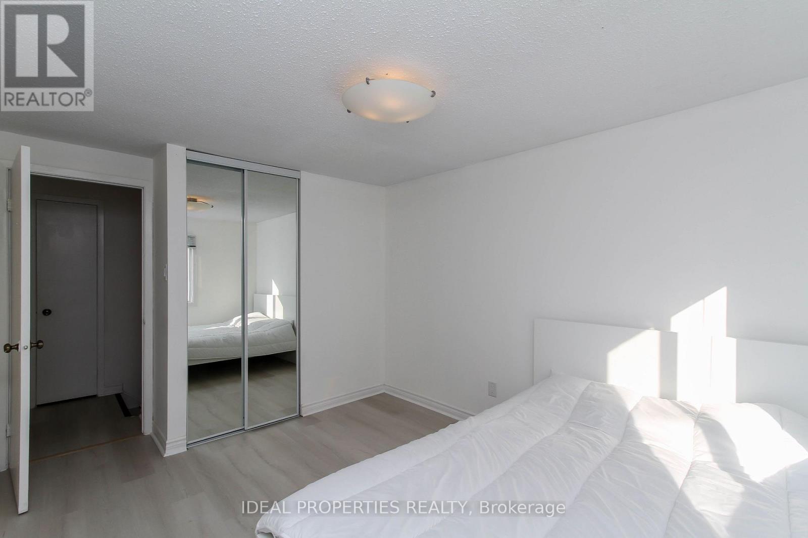 #26 2415 SOUTHVALE CRESCENT - 22
