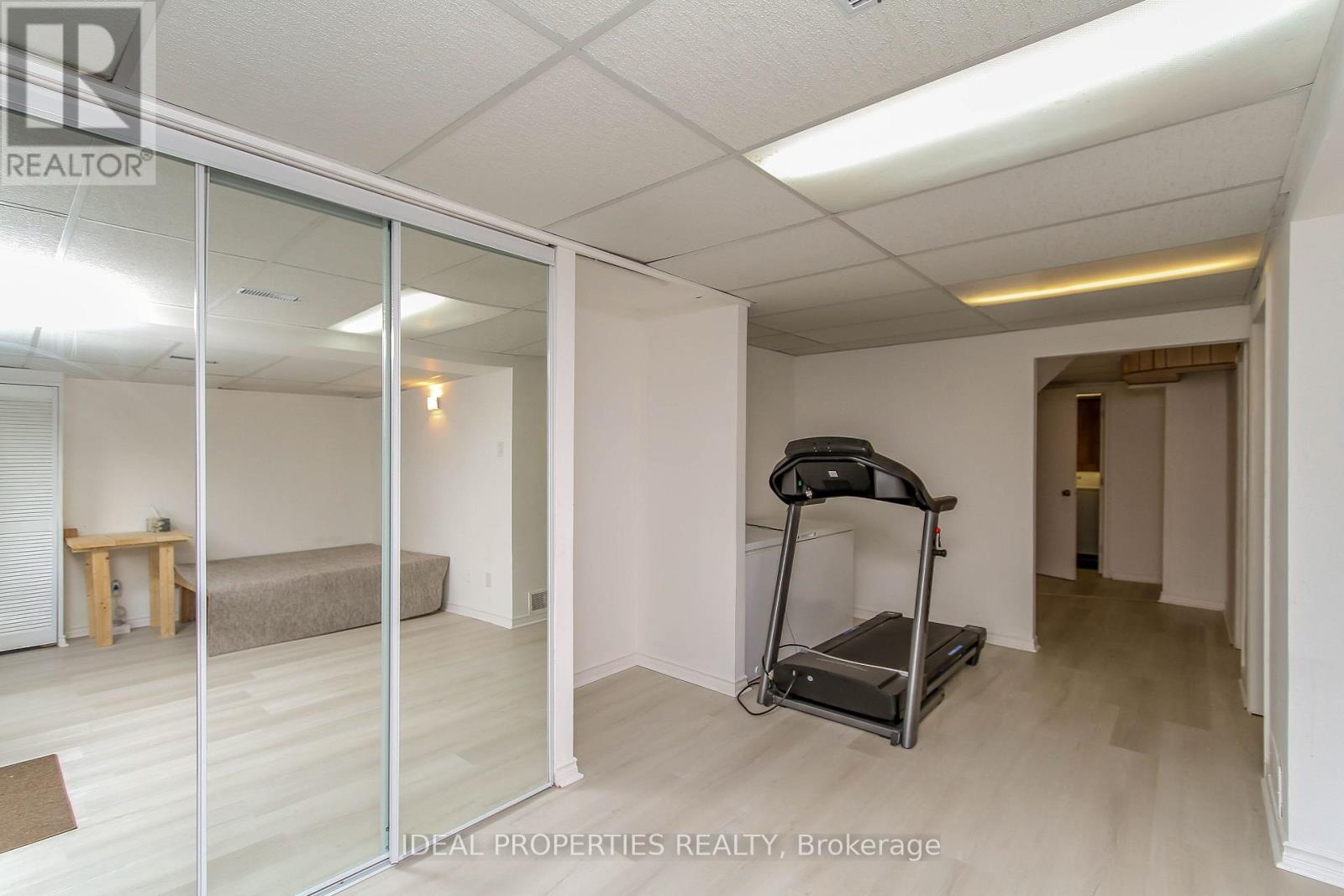 #26 2415 SOUTHVALE CRESCENT - 28