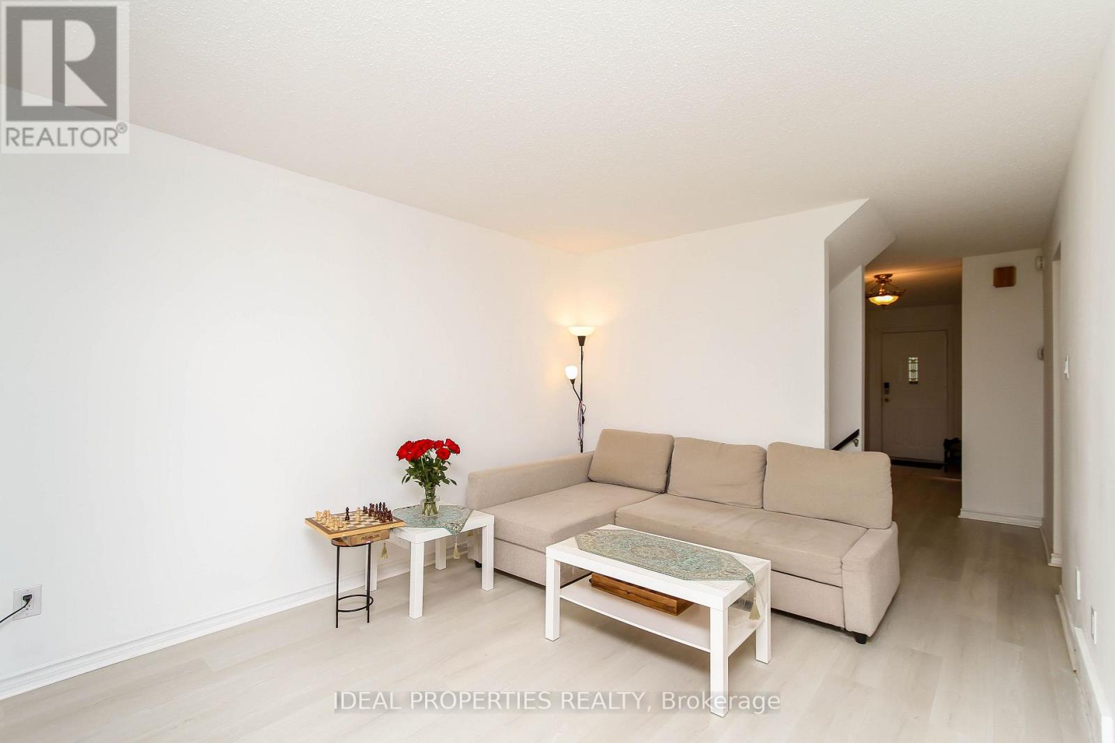 #26 2415 SOUTHVALE CRESCENT - 5