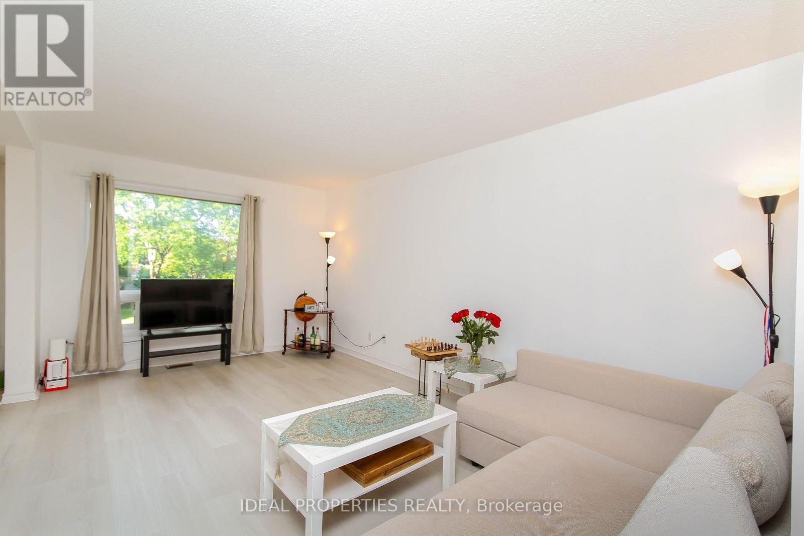 #26 2415 SOUTHVALE CRESCENT - 6