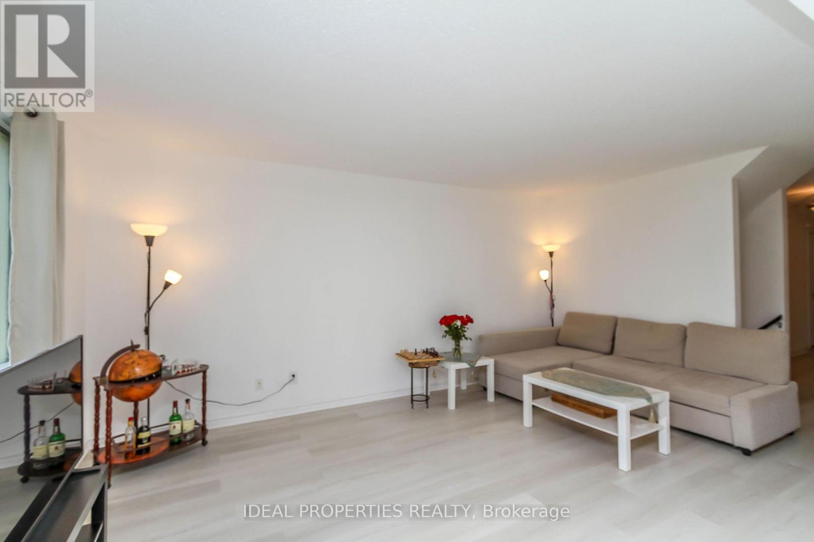 #26 2415 SOUTHVALE CRESCENT - 8