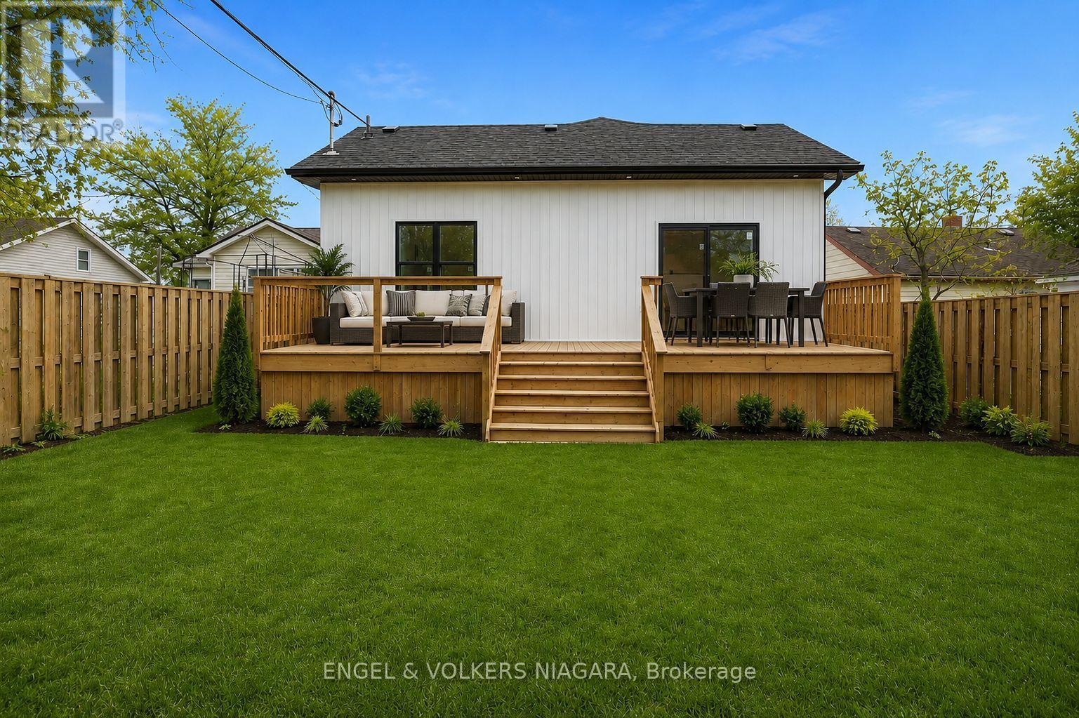 154 ROOSEVELT AVENUE - 18