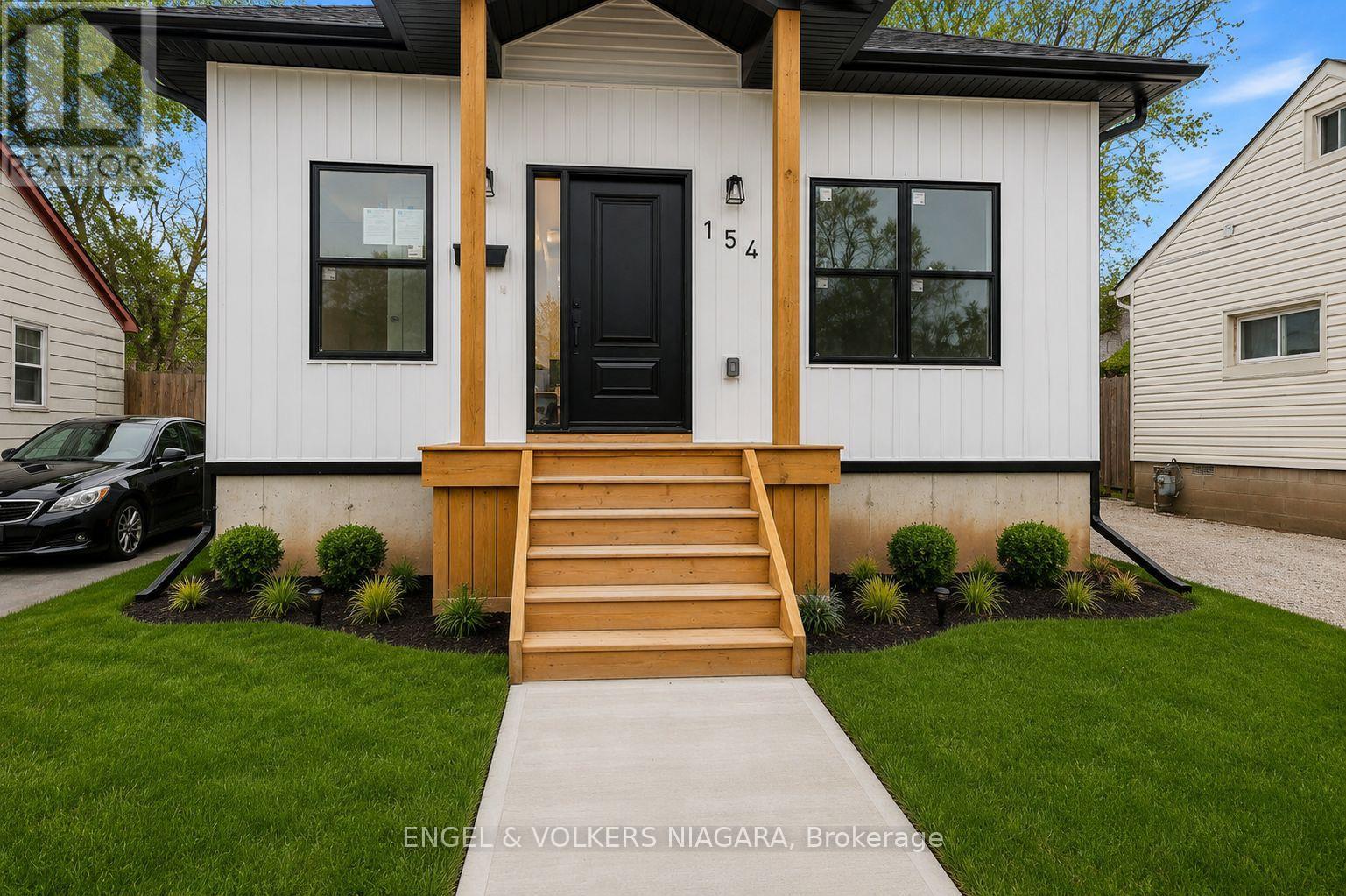 154 ROOSEVELT AVENUE - 3