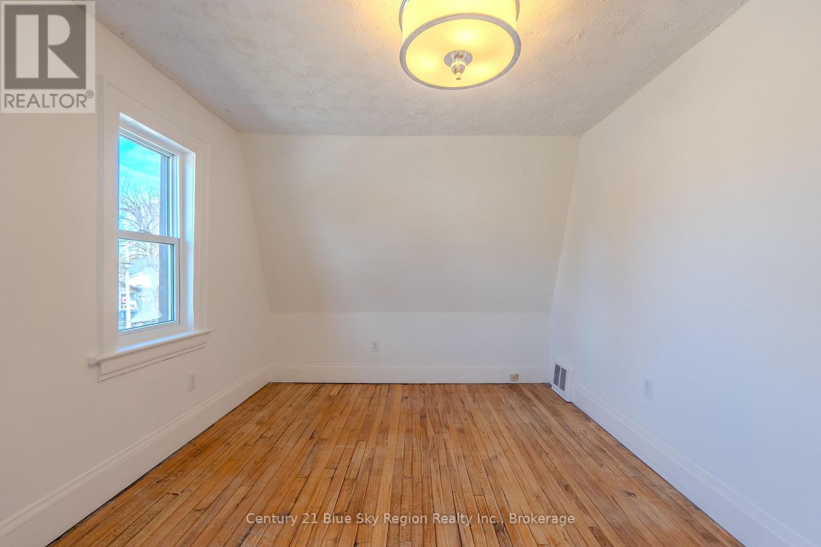 18 POLLARD AVENUE - 18