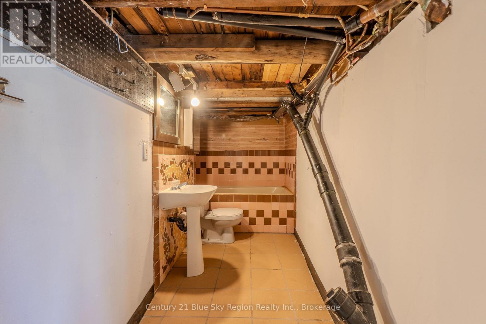18 POLLARD AVENUE - 30