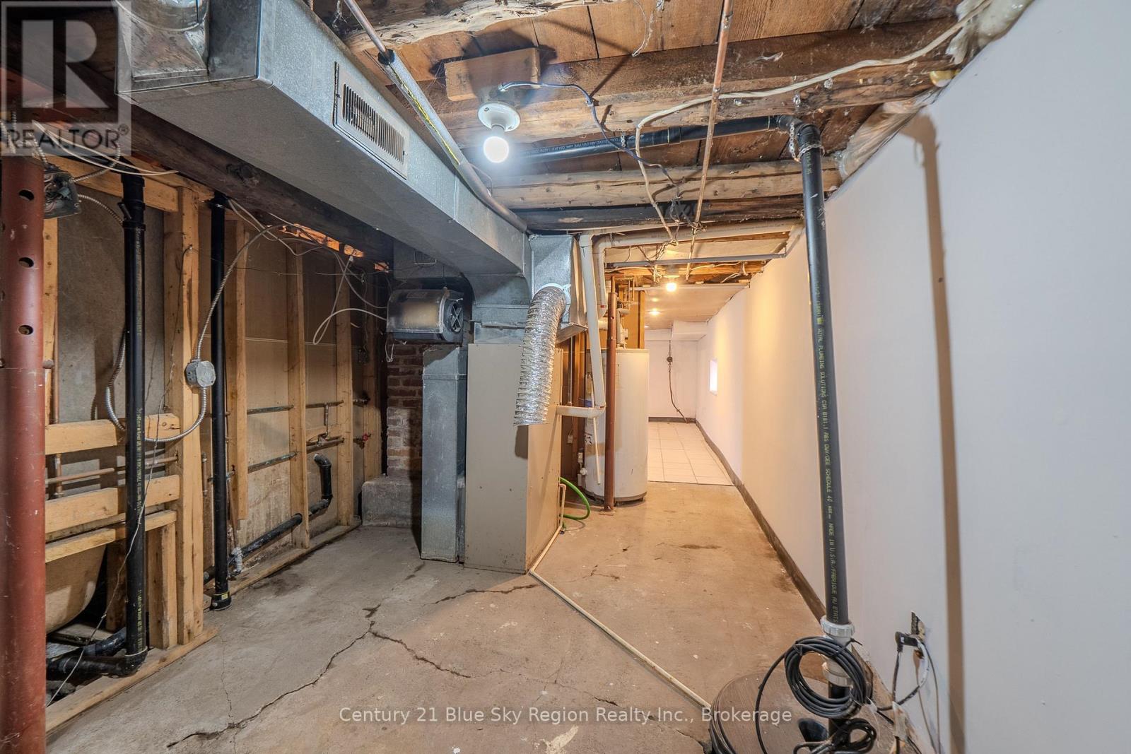 18 POLLARD AVENUE - 32