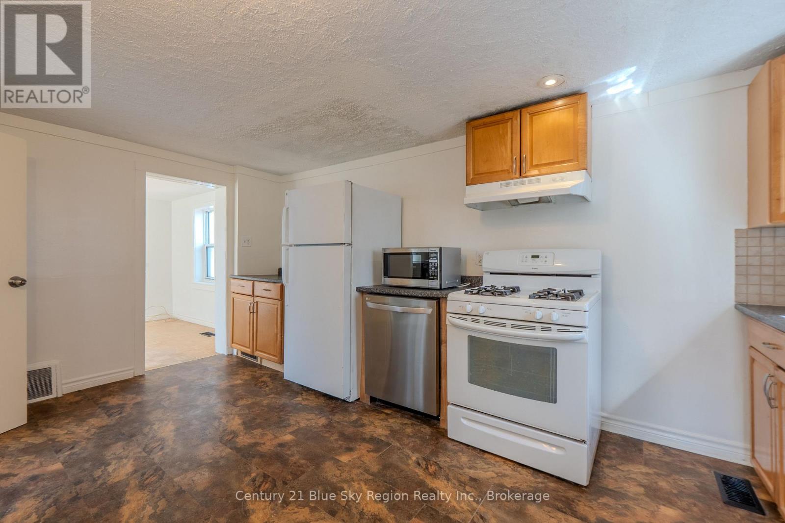 18 POLLARD AVENUE - 6