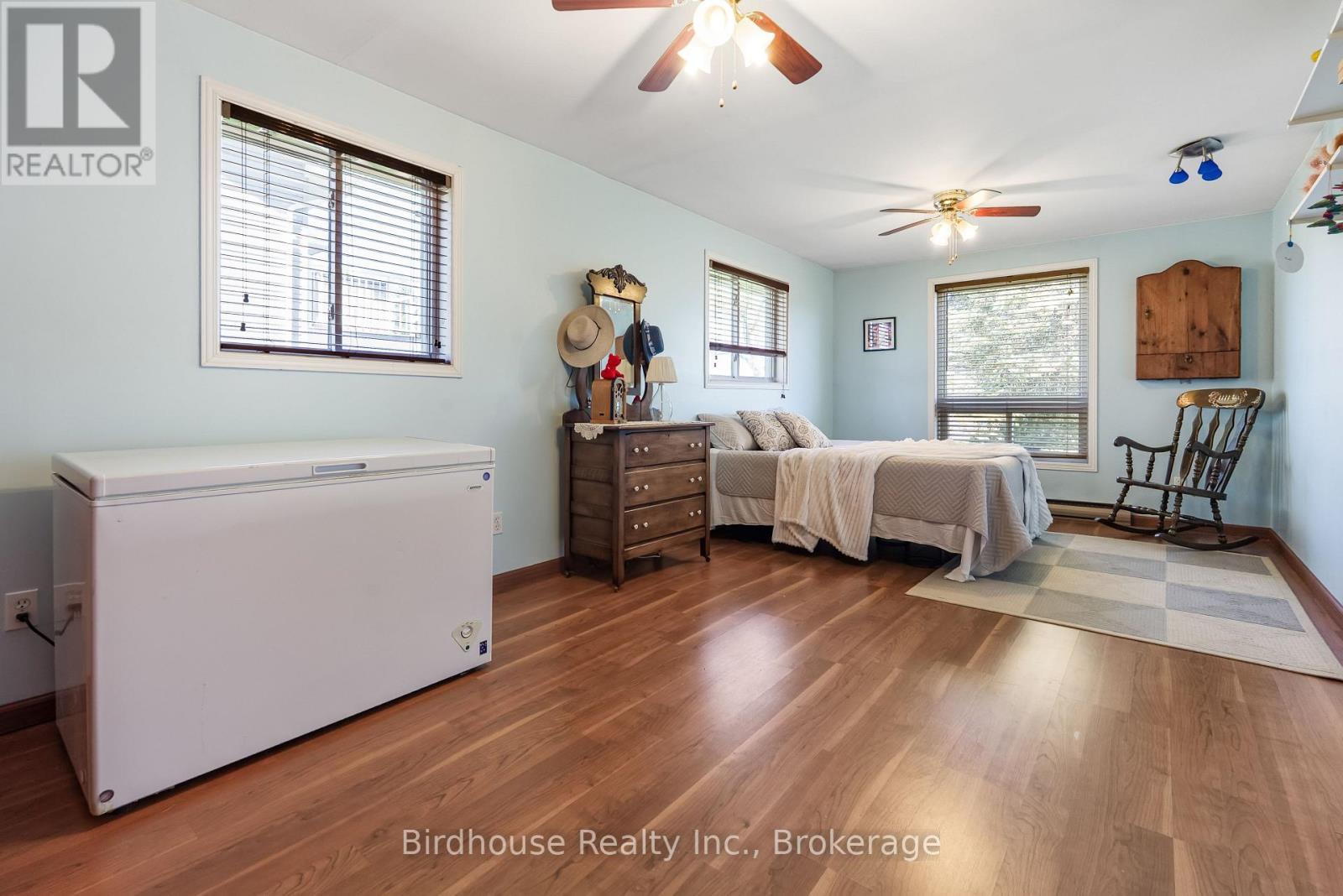 24 GILLIS STREET - 16