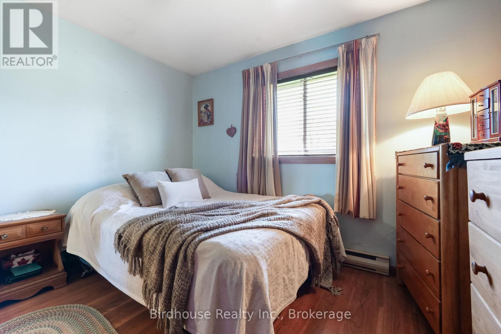 24 GILLIS STREET - 18