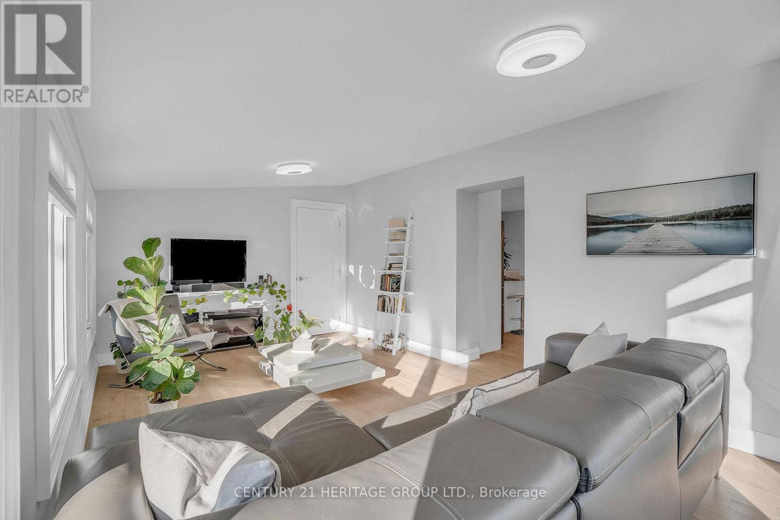 49 ANN STREET N - 18