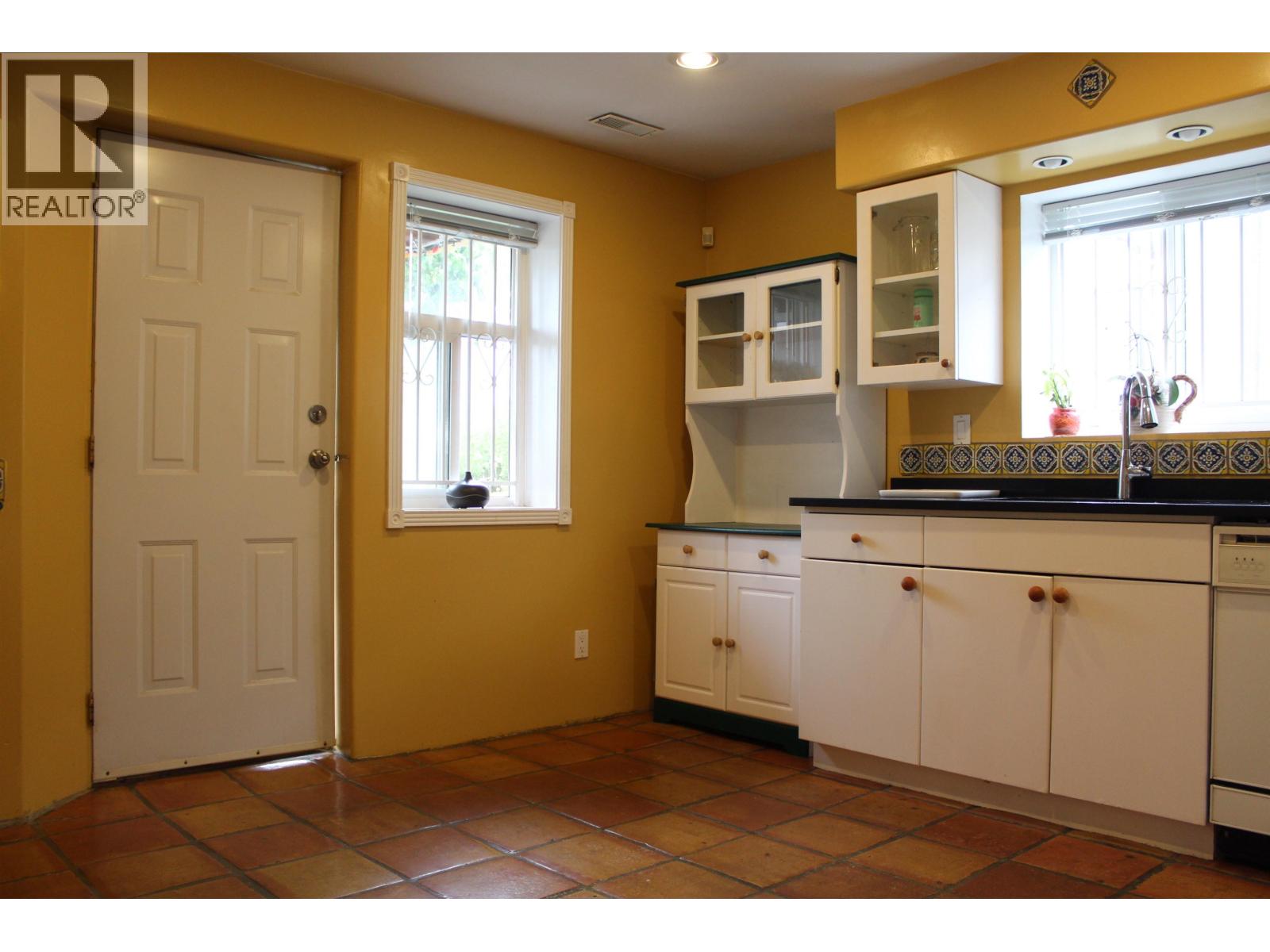 1 Bed, 1 Bath House for Rent in Burnaby – 4792 RIDGELAWN DRIVE, Burnaby – MLS# R3147802 - Image 2
