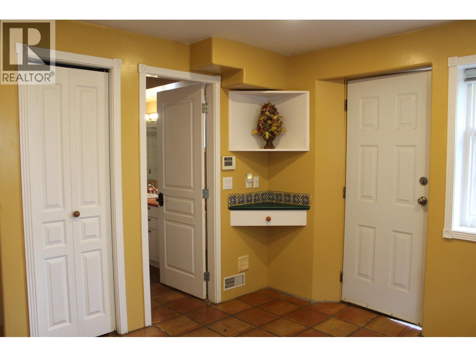 1 Bed, 1 Bath House for Rent in Burnaby – 4792 RIDGELAWN DRIVE, Burnaby – MLS# R3147802 - Image 3