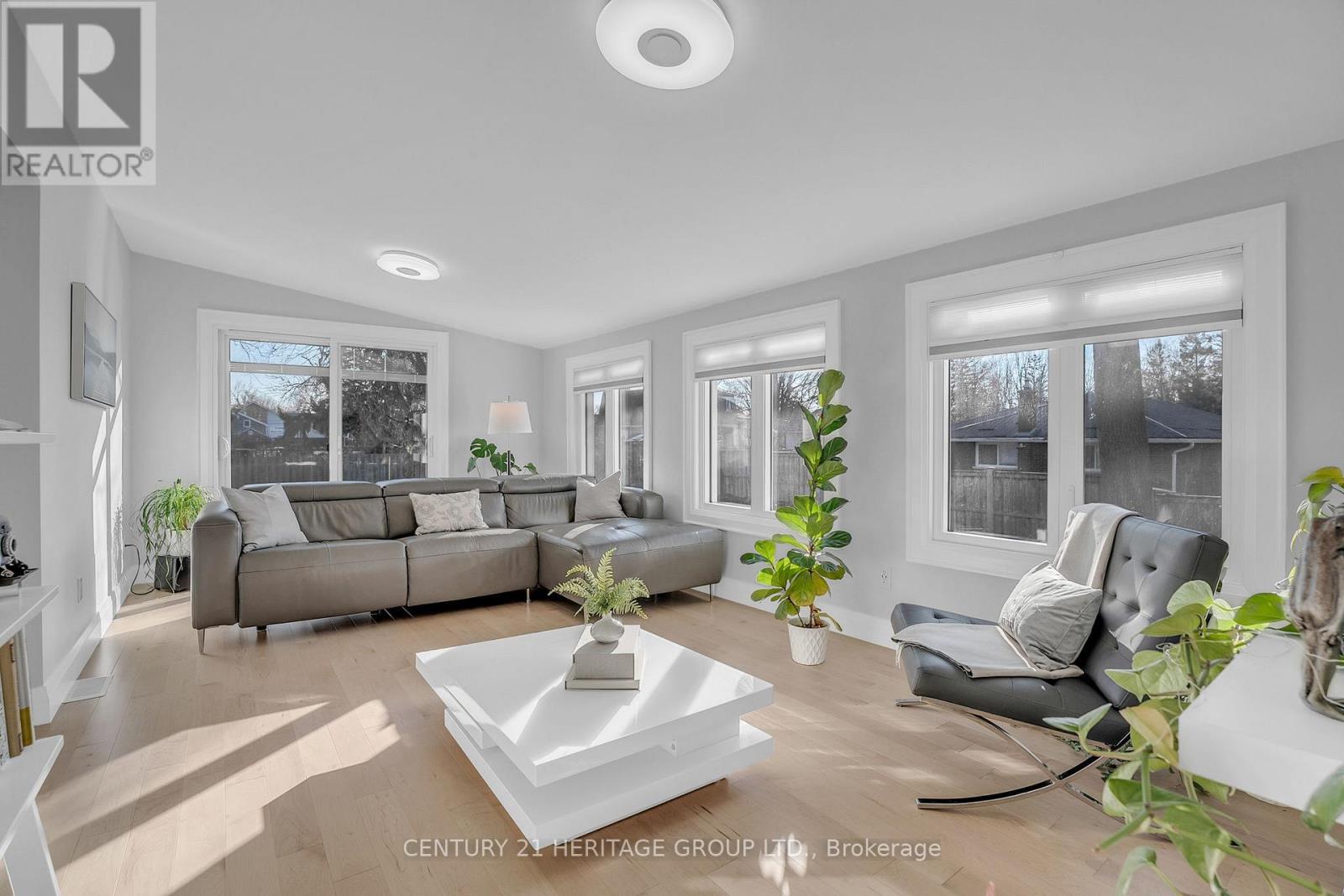 49 ANN STREET N - 16