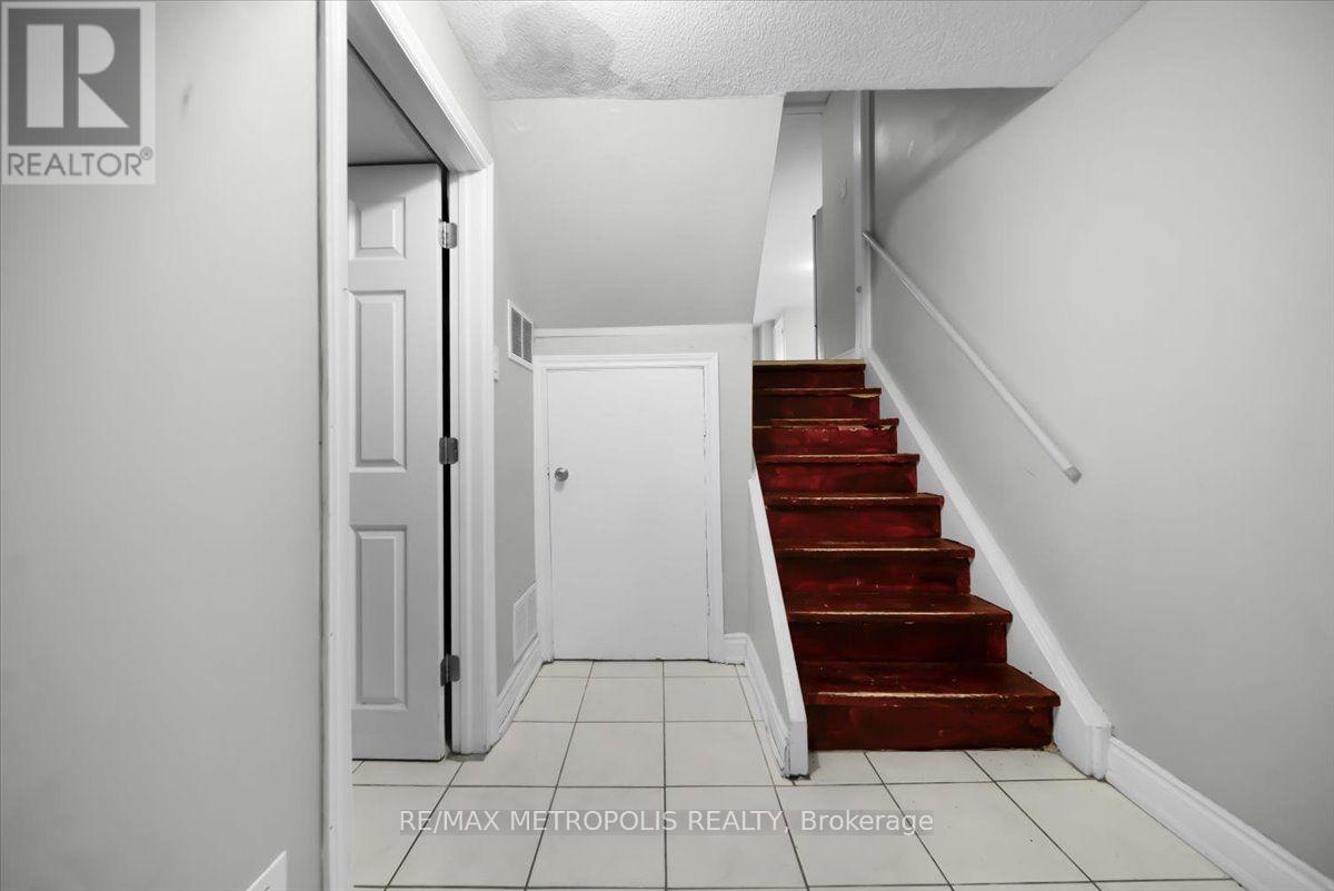 39 JELLICOE CRESCENT - 40