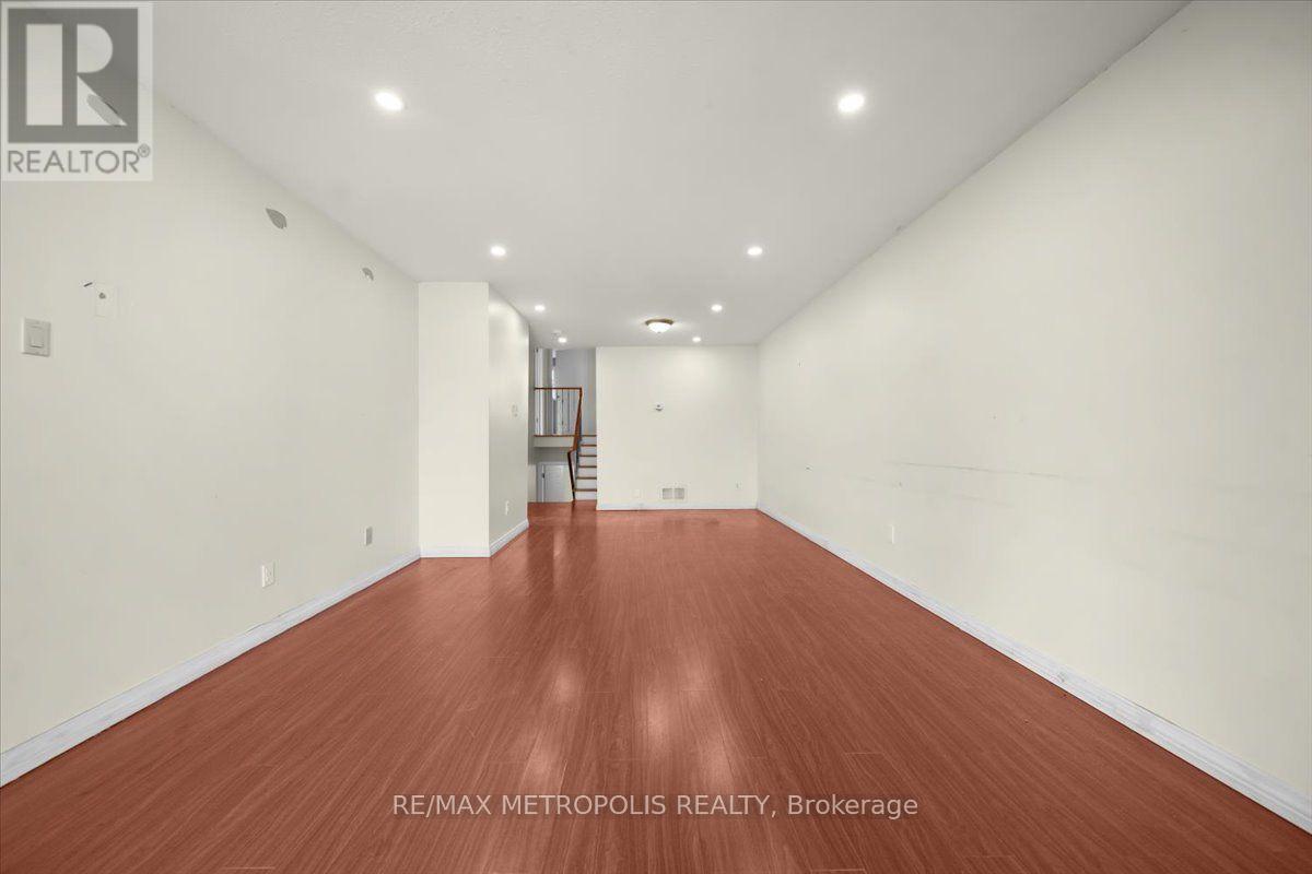 39 JELLICOE CRESCENT - 8
