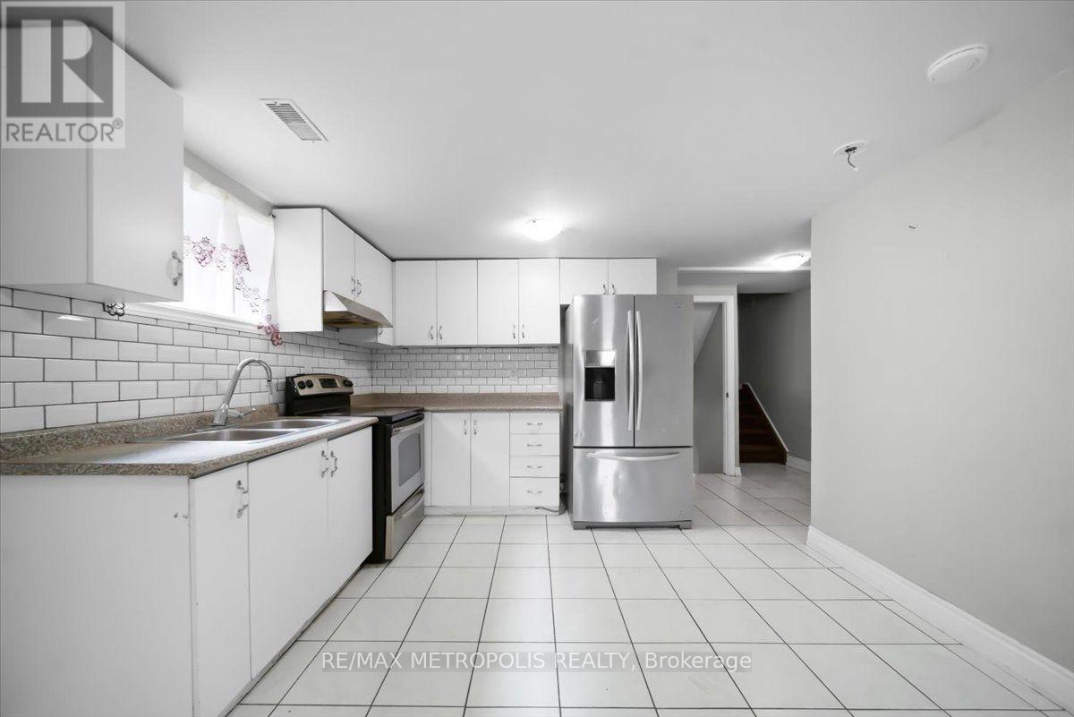 39 JELLICOE CRESCENT - 37