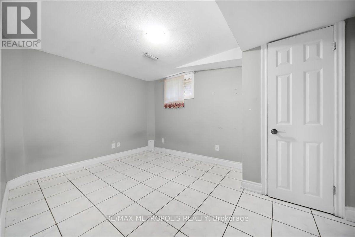 39 JELLICOE CRESCENT - 42