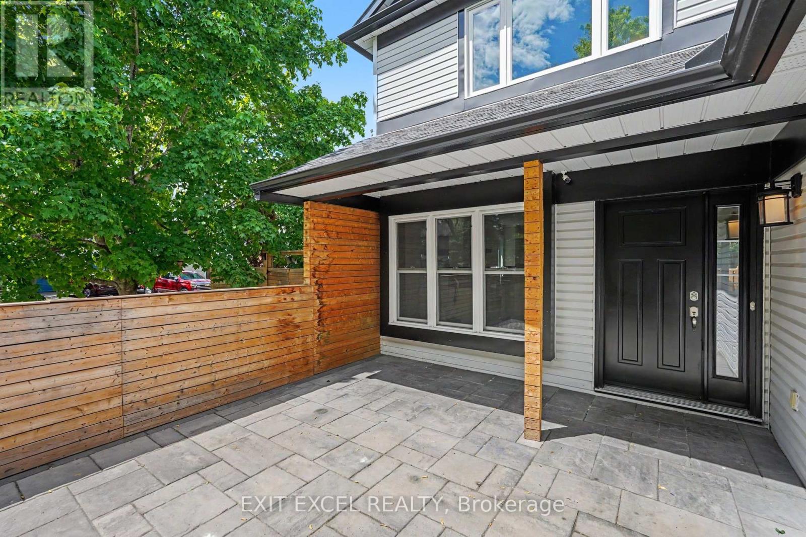 16 LIMA WAY - 32