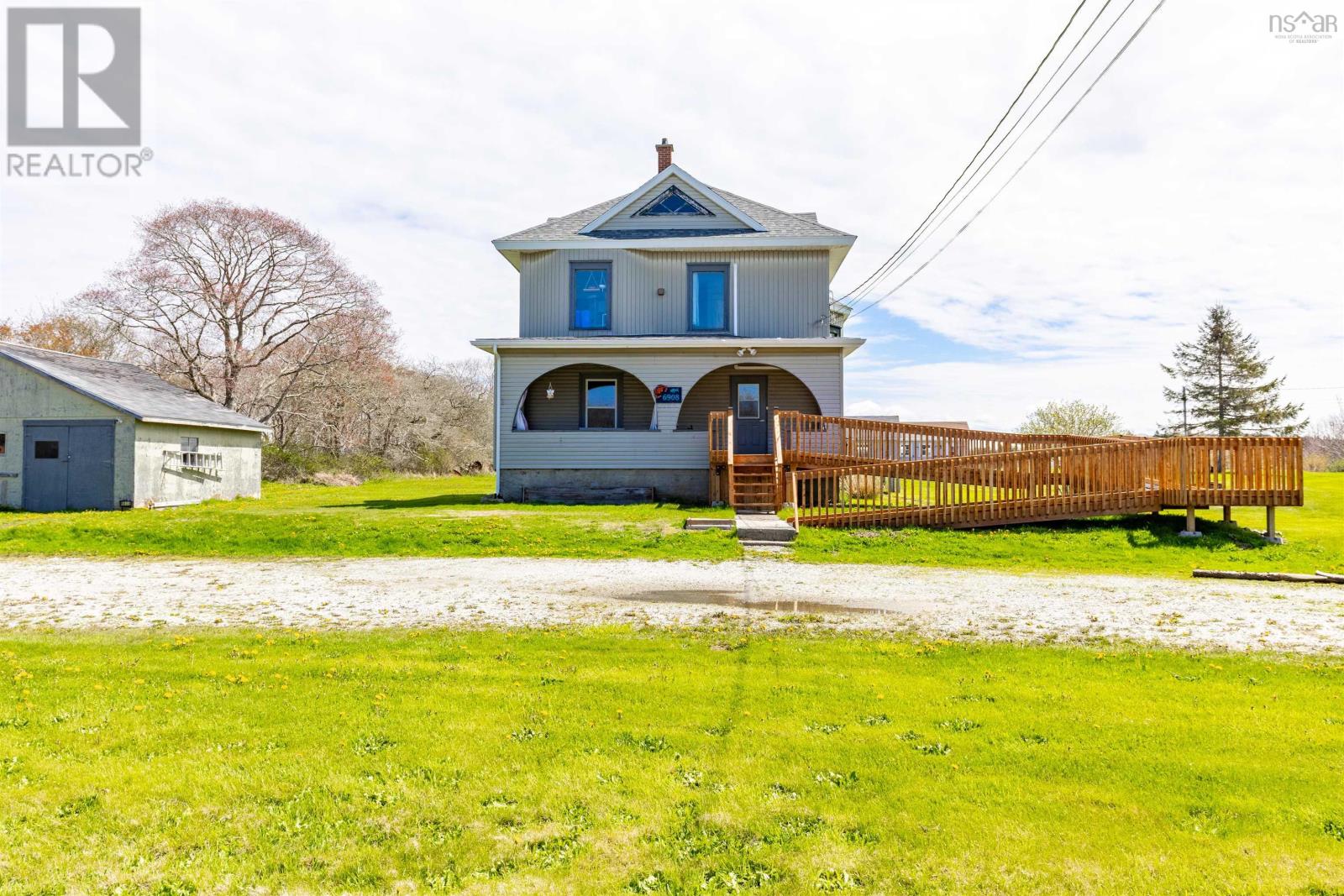 6908 Highway 3 - 1