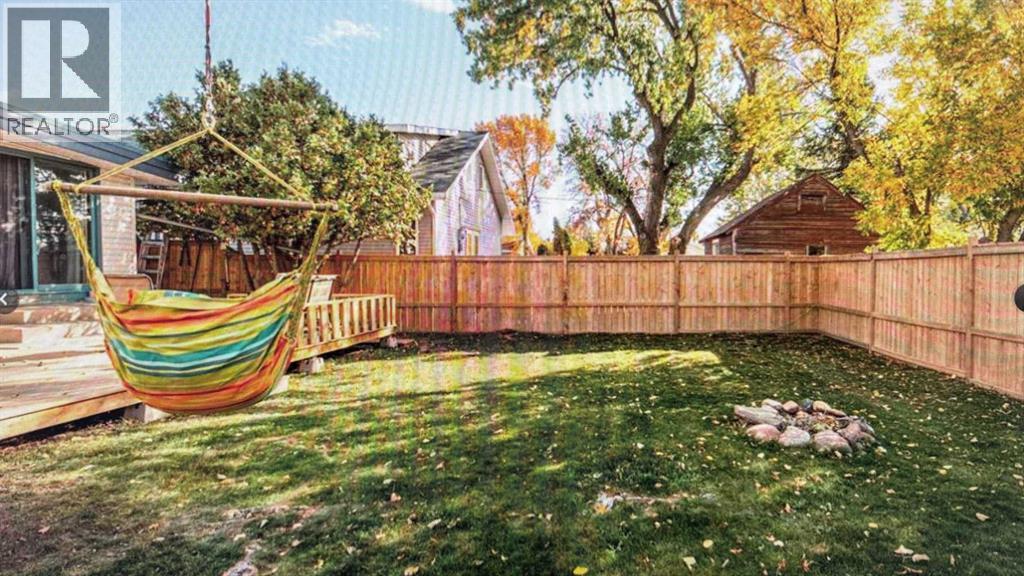 108 2 Street W - 24