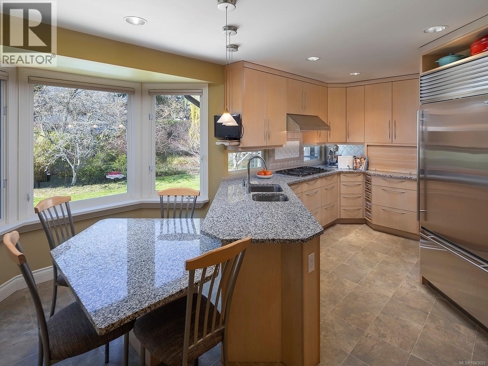  3240 Beach Drive, Oak Bay