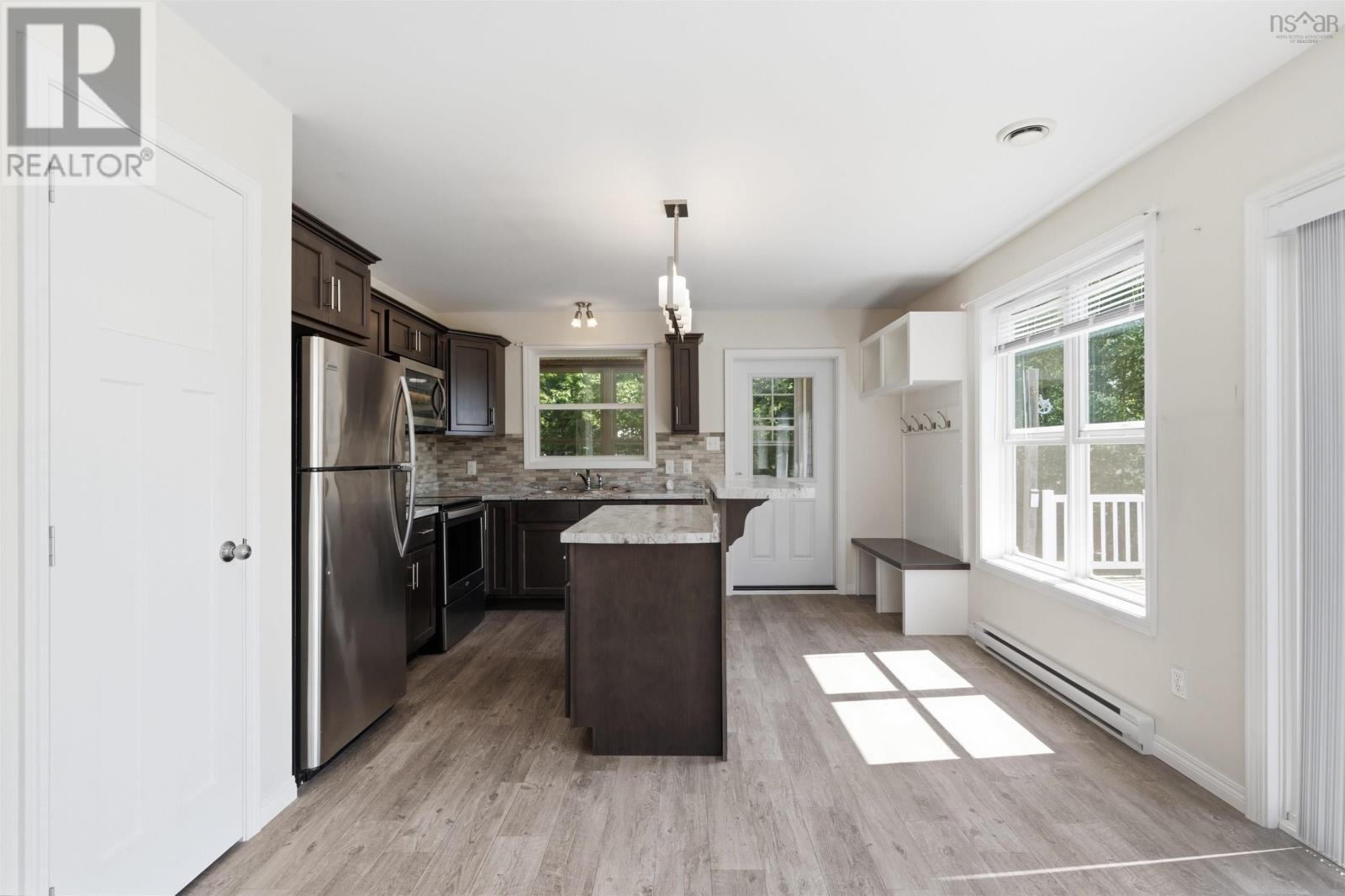 60 Long Lake Road - 40