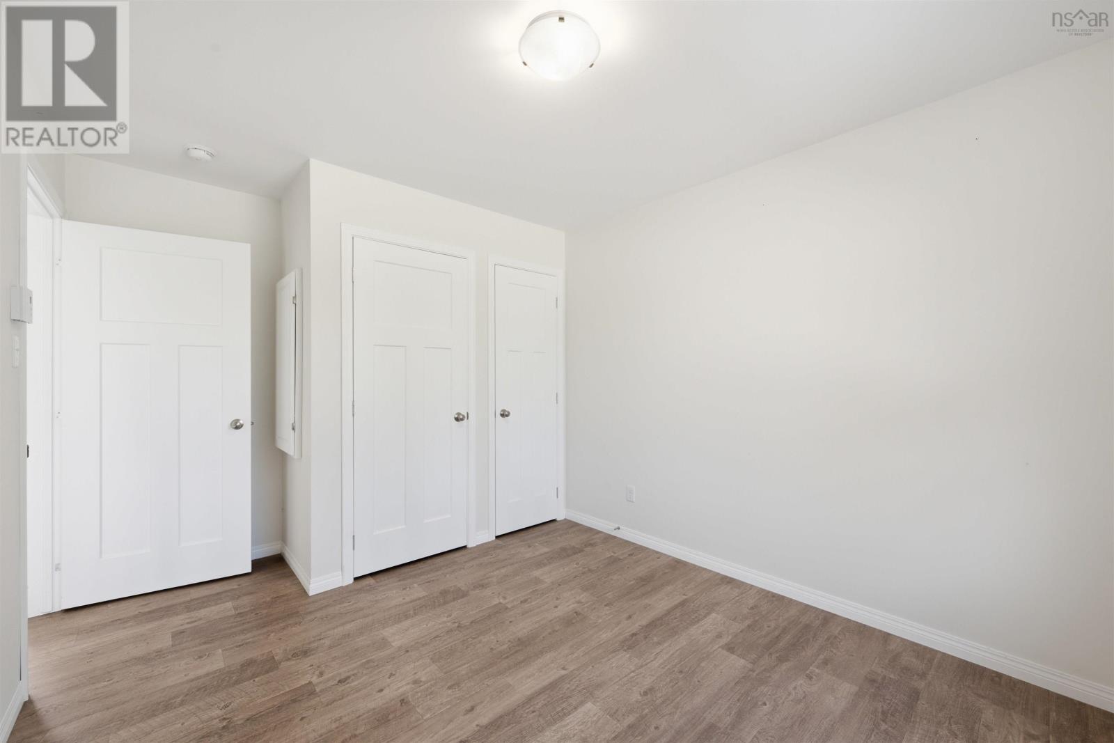 60 Long Lake Road - 46