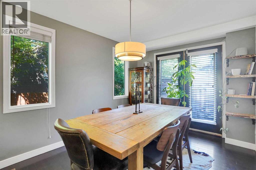 1141 Regent Crescent NE - 10