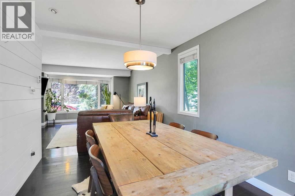 1141 Regent Crescent NE - 12