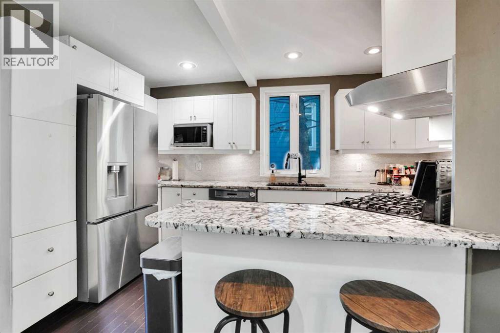 1141 Regent Crescent NE - 14