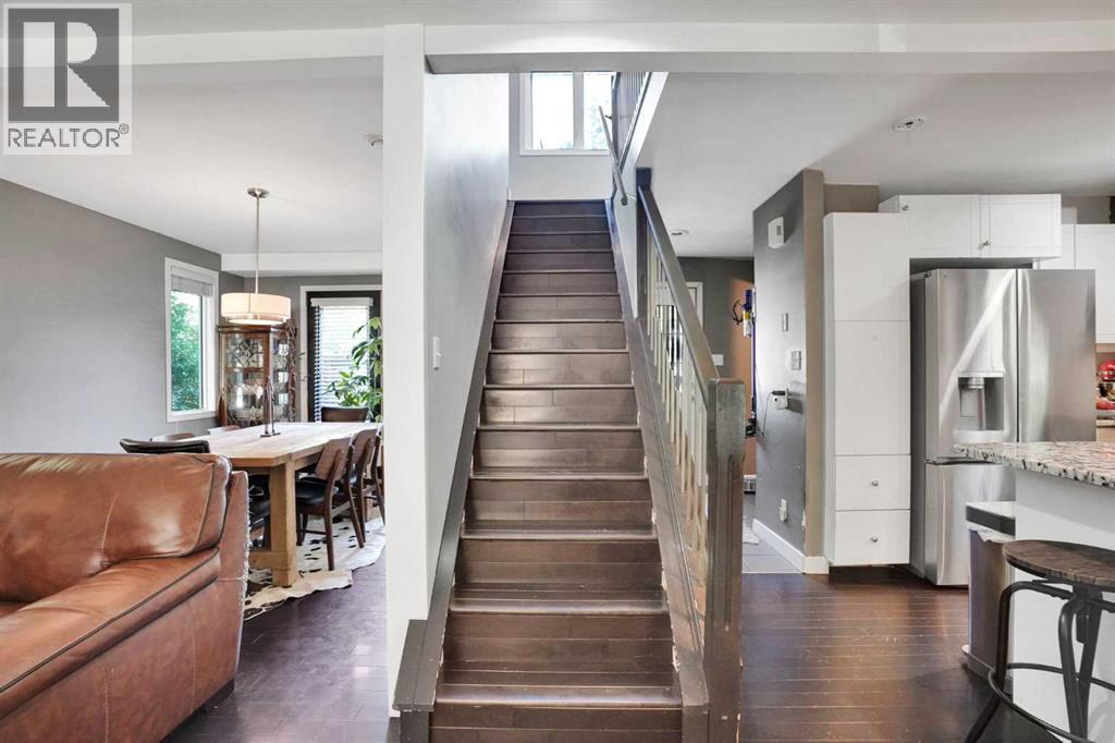 1141 Regent Crescent NE - 18