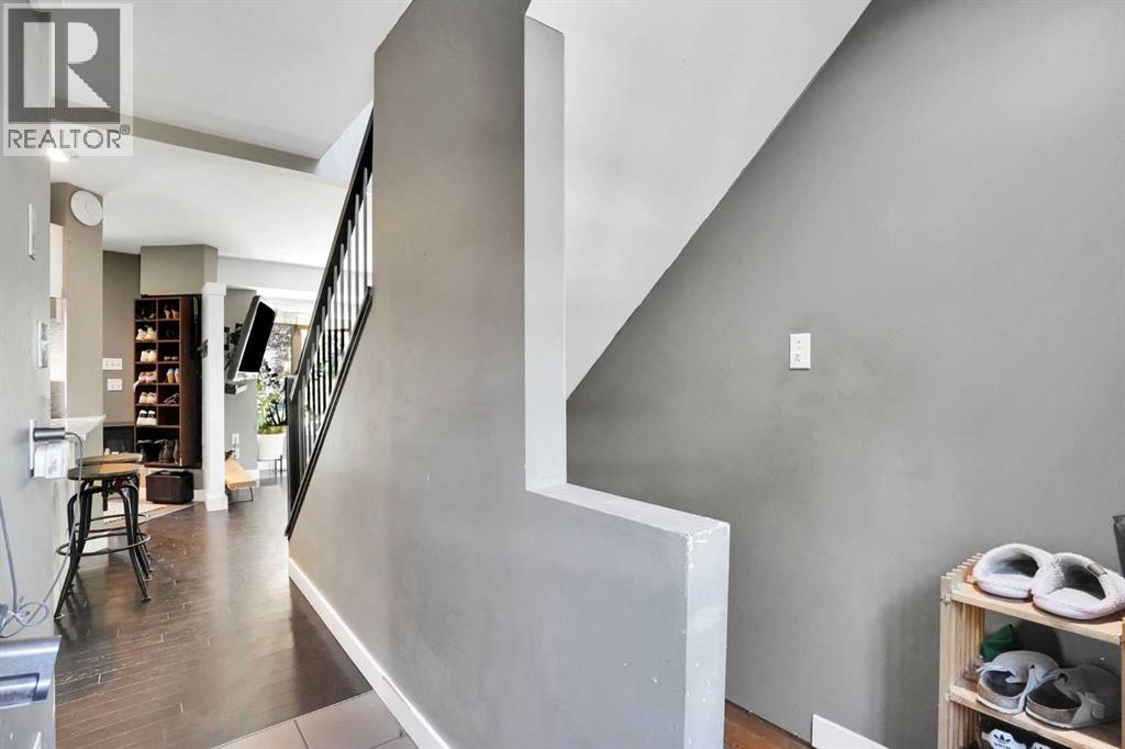 1141 Regent Crescent NE - 17