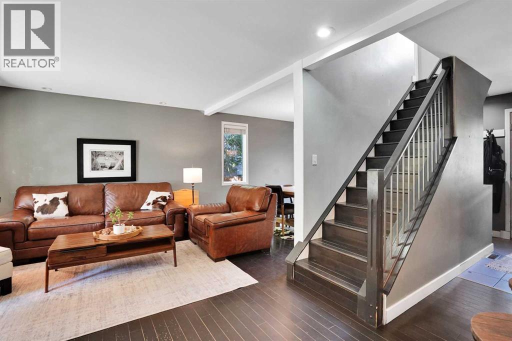 1141 Regent Crescent NE - 8