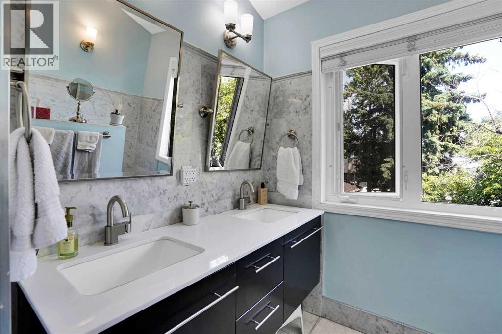 1141 Regent Crescent NE - 26