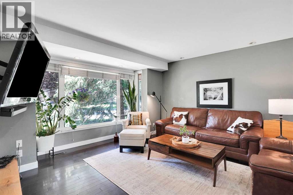 1141 Regent Crescent NE - 6