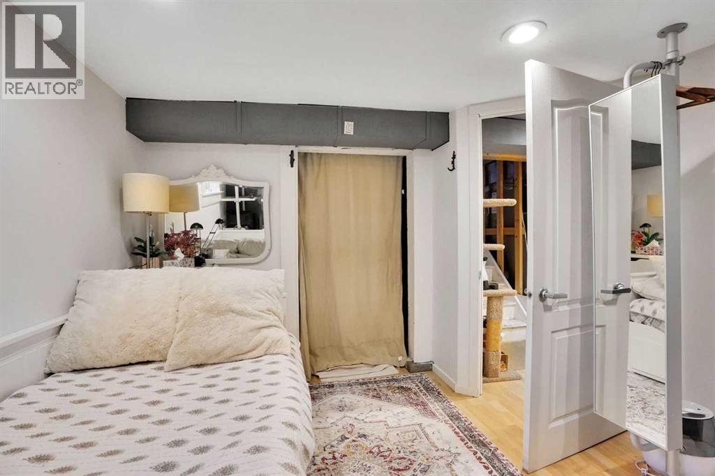 1141 Regent Crescent NE - 37
