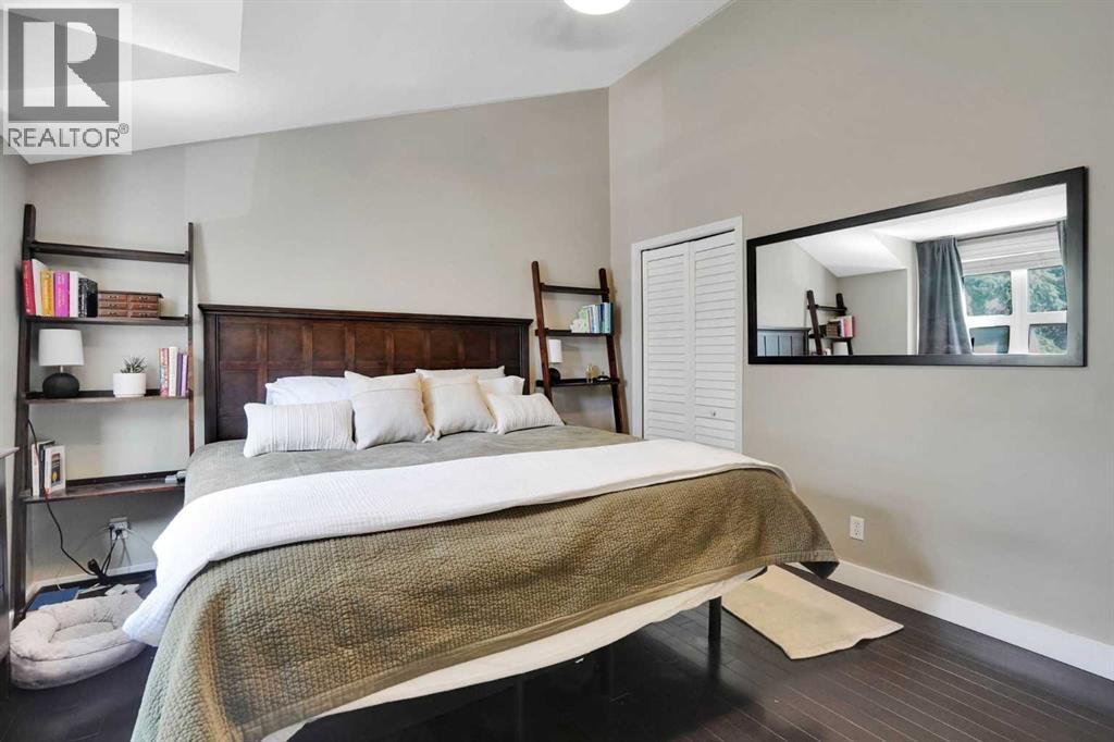 1141 Regent Crescent NE - 22