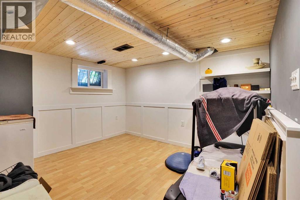 1141 Regent Crescent NE - Image 30